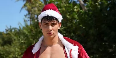 BelAmi: SANTA'S COMING - Emilio Reynolds Photoshoot