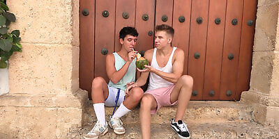 Freshmen: Travel to Colombia - Hugo Carter And Ennio Leone