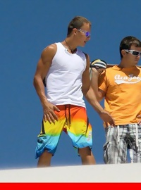 Colin Hewitt and Luke Hamill - 3D Adventure Series - Sandboarding