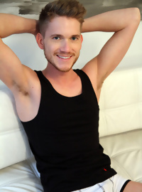 Going in Deep - Axel Jackson gives us a lesson in handling sex toys