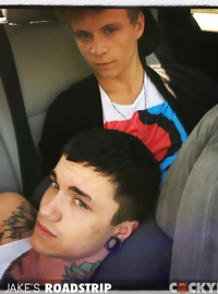 Max and Jakes ROADSTRIP - Instagram