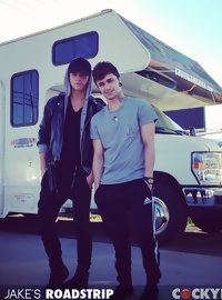 Max and Jakes ROADSTRIP - Instagram