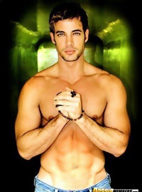 Hunk William Levy shritless and hot