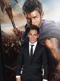 Spartacus hunk Christian Antidormi suited up
