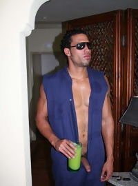 ManAvenues Muscular Hunk, Carlos