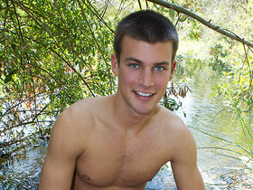 Matt college guy with blue eye and big cock