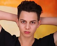 Cute twink Jack Dawson blows a load onto his stomach