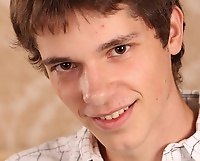 Frat boy Zylen Ray blows his load onto his stomach