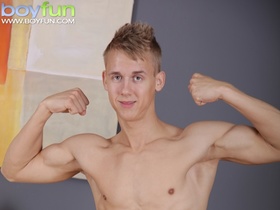 Tall ripped college boy Chris Hollander jerking off