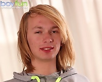 Cute twink Dominik Vanguard spreads his ass cheeks