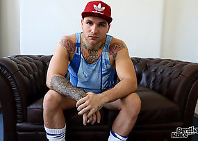 Straight Australian Men - Meet Hunter Jones at BentleyRace