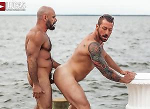 Hugh Hunter And Gio Forte Fuck On Fire Island