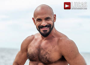 Hugh Hunter And Gio Forte Fuck On Fire Island