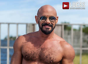 Hugh Hunter And Gio Forte Fuck On Fire Island
