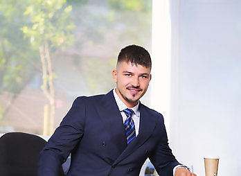 Menatplay: Ready To Take The Boss -Nico Bello and Tom Storm