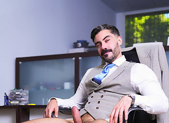Menatplay: Ready To Take The Boss -Nico Bello and Tom Storm