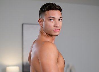 ASGMAX : My Roommate's Third Leg