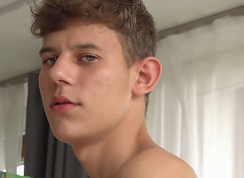 Freshmen: Archie Strauss Solo