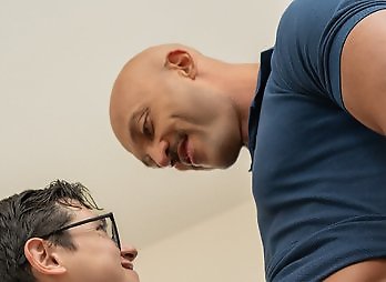 Carnaloriginals: The Boss's Little Plaything Rocky - Alex Gonz and Rocky