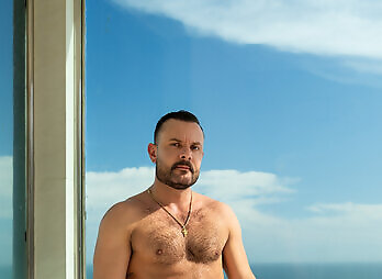 NakedSword X VoyR: Sir Peter Bangs Brazil - Sir Peter And Lvcas Ripardo