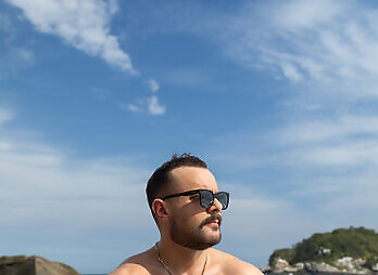 NakedSword X VoyR: Sir Peter Bangs Brazil - Sir Peter And Lvcas Ripardo