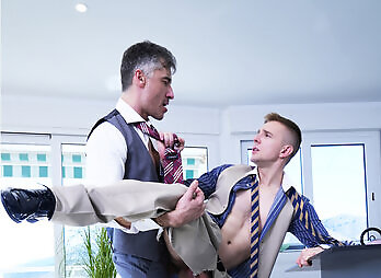 Menatplay: Wrestling Colleagues -  Jay Roberts And Serg Shepard