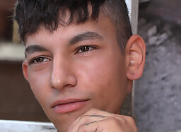 Freshmen: INTERVIEW & SOLO: Miguel Rivas