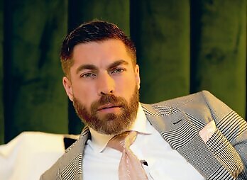 Menatplay: Squirt Casual Encounters - Businessmen Casual Hookup With OnlyMatt And Manuel Capri