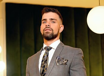 Menatplay: Squirt Casual Encounters - Businessmen Casual Hookup With OnlyMatt And Manuel Capri