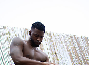 VOYR: Sunny Pounding - Marlon Costa And Daniel Pila