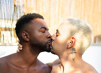 VOYR: Sunny Pounding - Marlon Costa And Daniel Pila