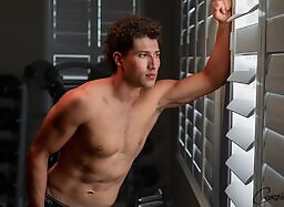 Corbin Fisher: Enzo Works Out 