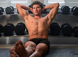 Corbin Fisher: Enzo Works Out 