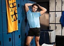 Men: Fake Nuts Gym Flasher With Luca Zae And Mike Monroe
