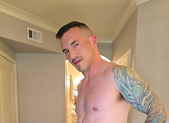 TheBroNetwork - AmateurGayPOV - Deep Voiced Daddy With Derek Kage