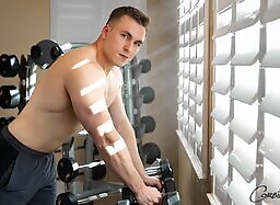Corbin Fisher: Chris Shows Off