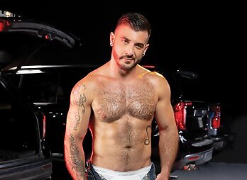 RagingStallion : Cruising Confidential With Ian Holms And Drew Valentino