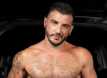 RagingStallion : Cruising Confidential With Ian Holms And Drew Valentino