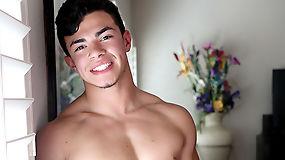 http://www.edengay.com/gallery/2017/08/fit-ripped-teen-julian-rodriguez-jerks-and-cums/index.php