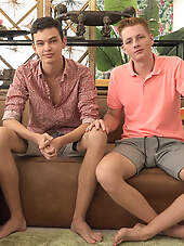 Freshmen: XXL newcomer Tony Avedon Bottoms For Felix Dowoni