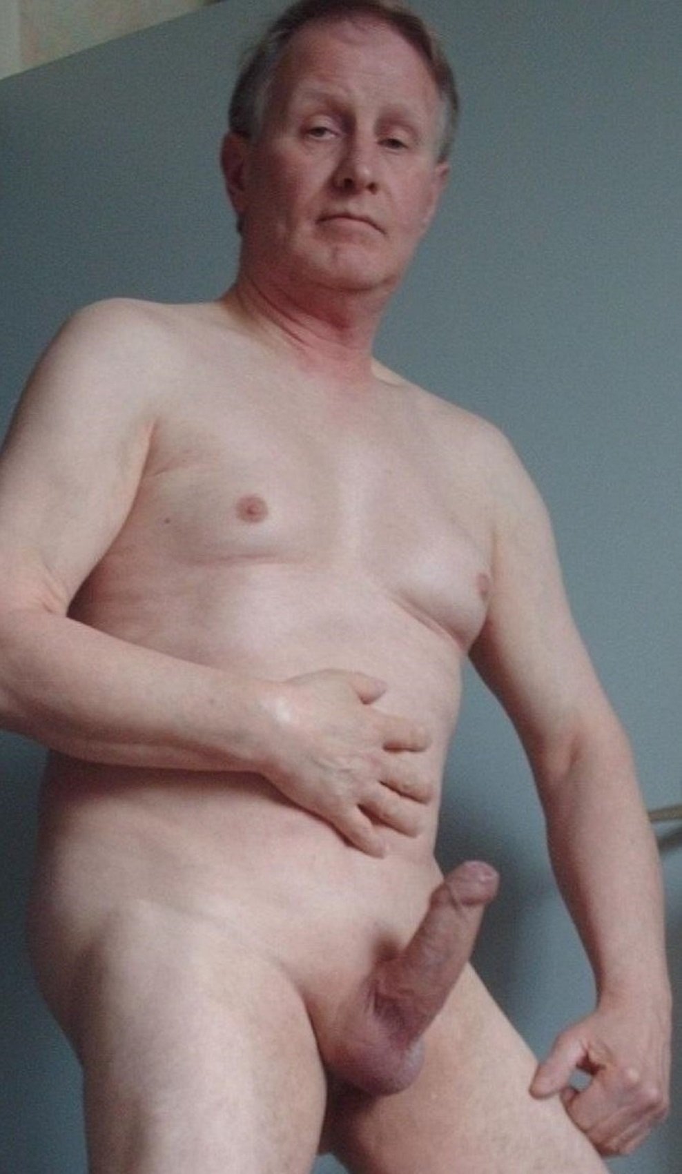 mijn geschoren stijve pik (1/1)