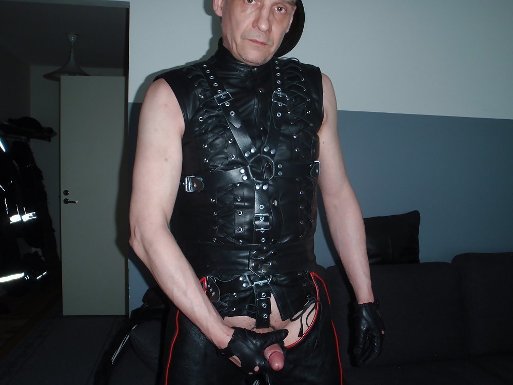 Kinky gay Juha Vantanen from Finland (1/14)