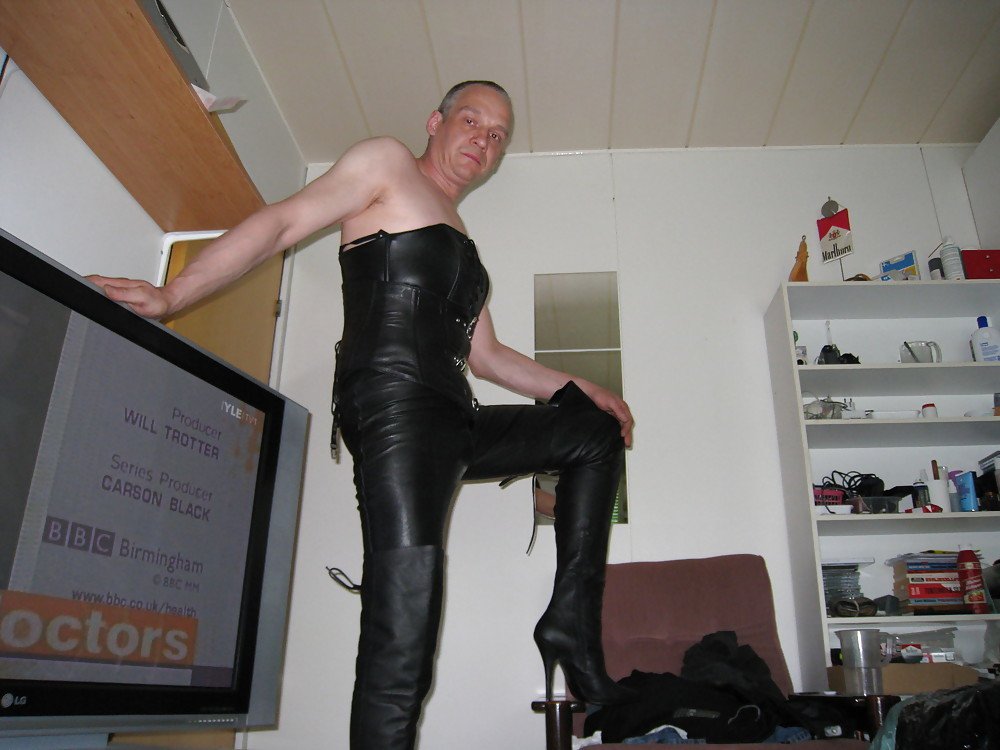 Kinky gay Juha Vantanen from Finland (10/14)