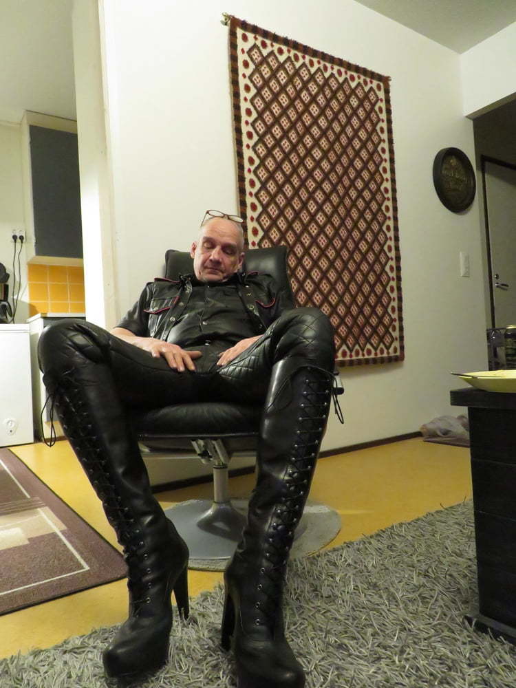 Juha Vantanen,finnish leather fetish gay pornmodel (6/19)
